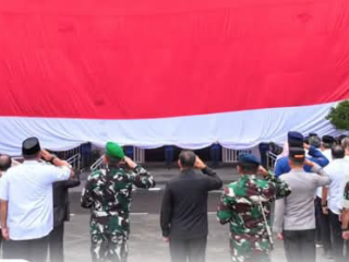 Merah Putih Raksasa Berkibar