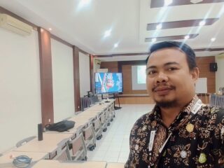 Muh. Sukri (Akademisi)